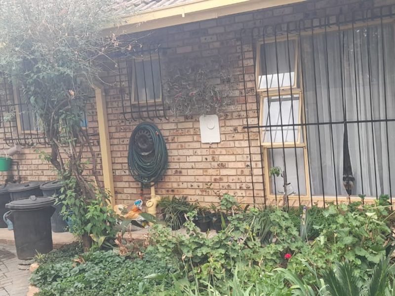 Charming 3-bedroom townhouse in Parys, perfect for family living or investment—don't miss out! - Photo 4