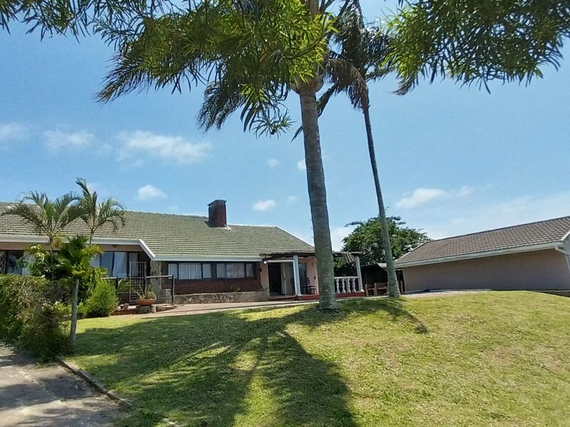 Charming 3 Bedroom house with flatlet and Sparkling pool - Photo 4