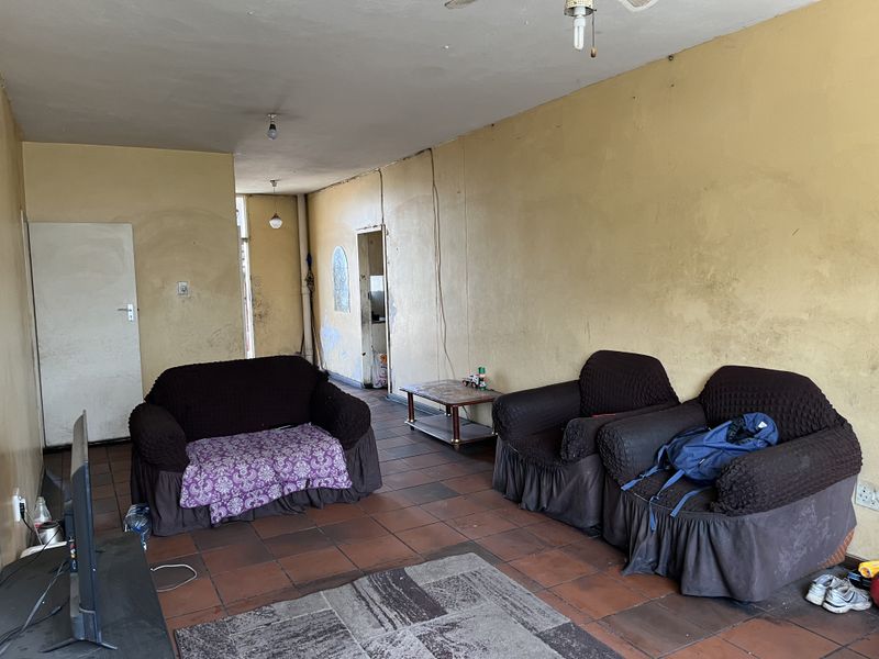 Flat for Sale - Witbank - Photo 1
