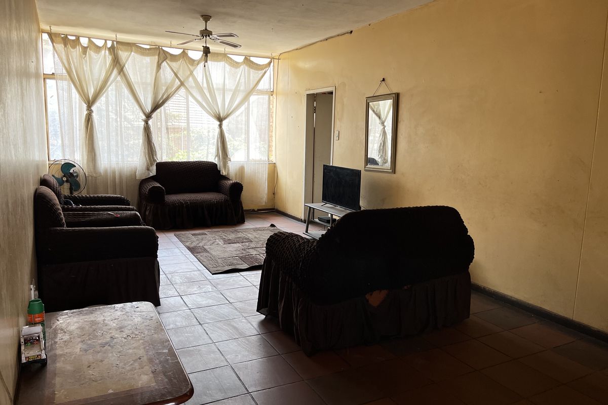 Flat for Sale - Witbank - Photo 2