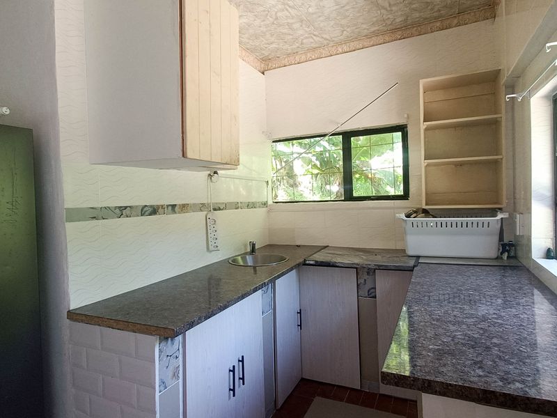Charming Family Home with Two Income-Generating Flats - Photo 8