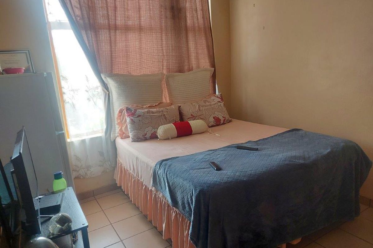 3 BEDROOM APARTMENT LOCATED IN CENTRAL RUSTENBURG - Photo 5