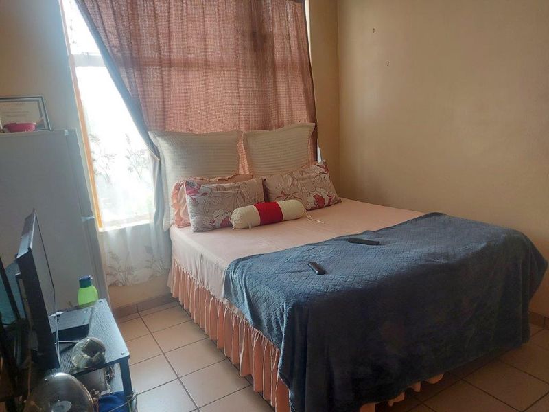 3 BEDROOM APARTMENT LOCATED IN CENTRAL RUSTENBURG - Photo 5