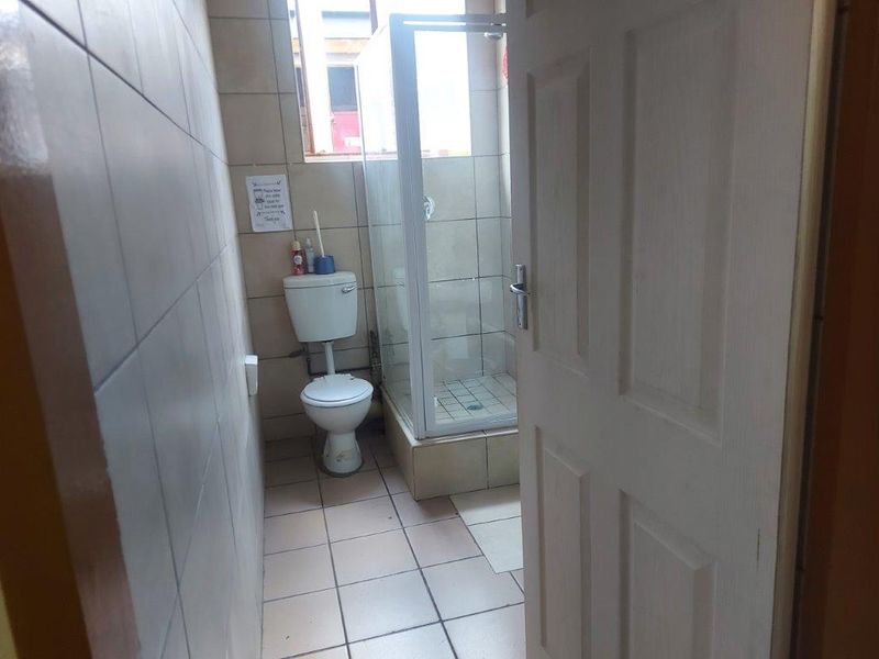 3 BEDROOM APARTMENT LOCATED IN CENTRAL RUSTENBURG - Photo 10