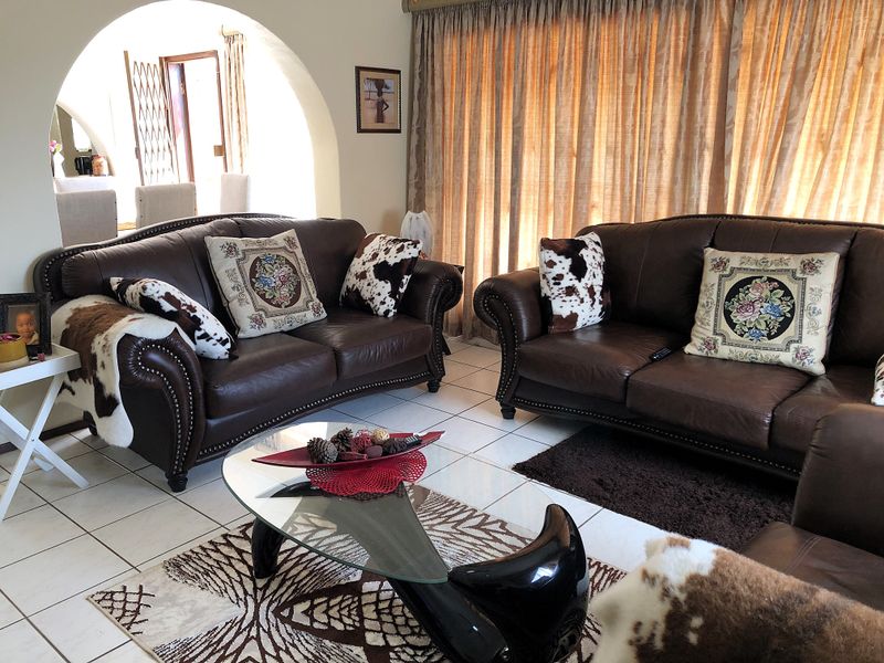 4 BEDROOM TOWNHOUSE WITH SPLASH POOL - Photo 7