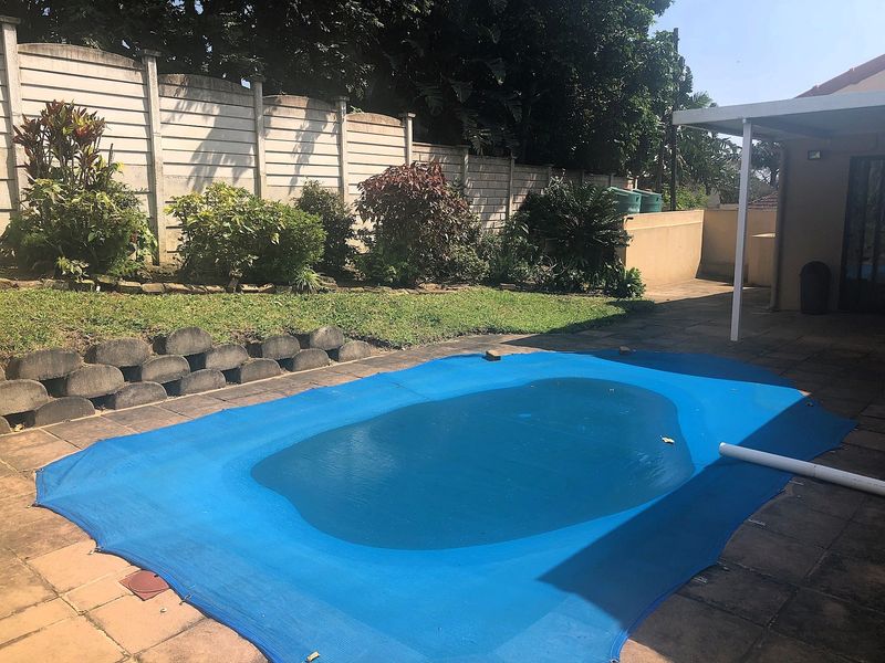 4 BEDROOM TOWNHOUSE WITH SPLASH POOL - Photo 3