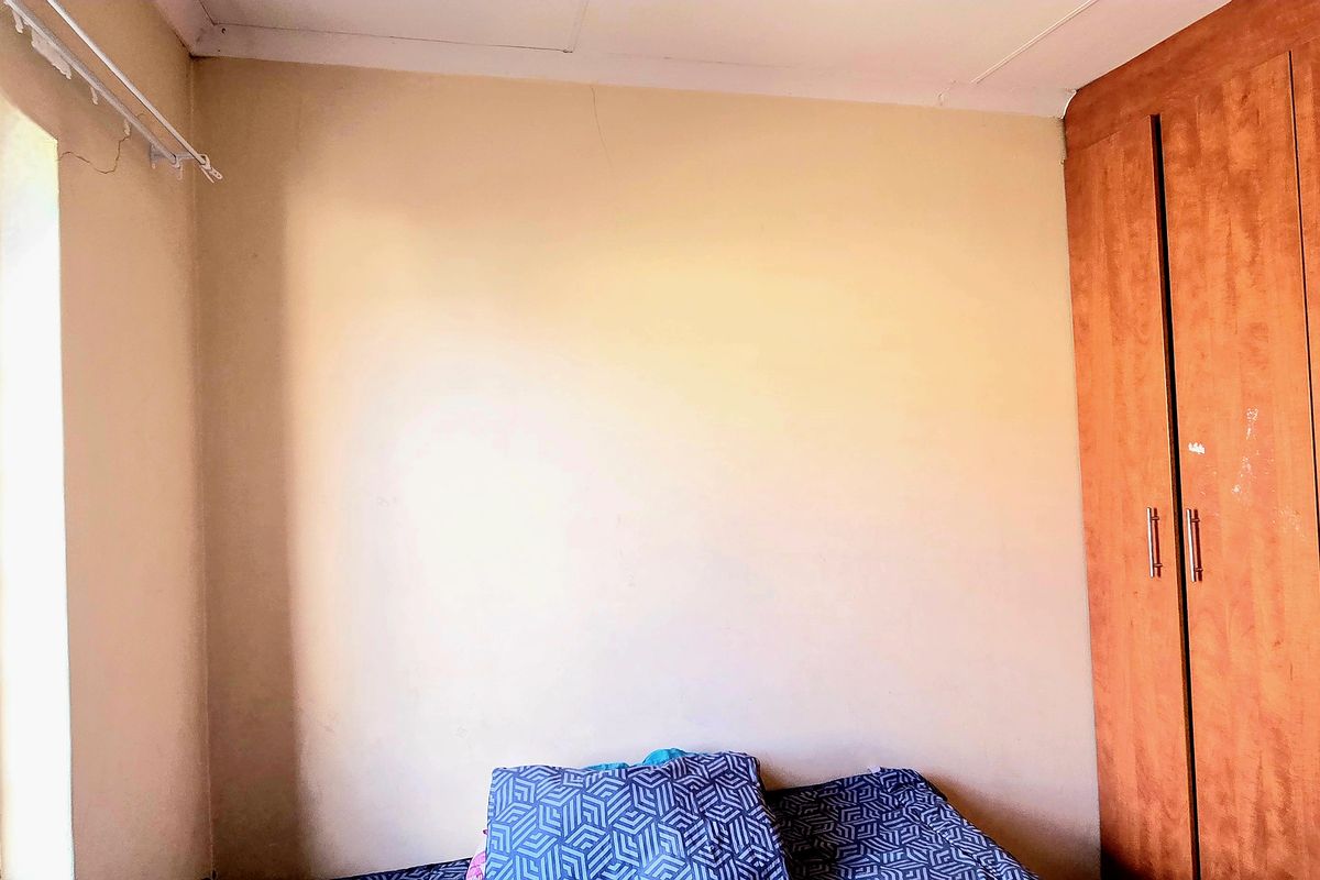 Charming 2-Bedroom Home with Single Garage – Perfect for Modern Living. - Photo 5