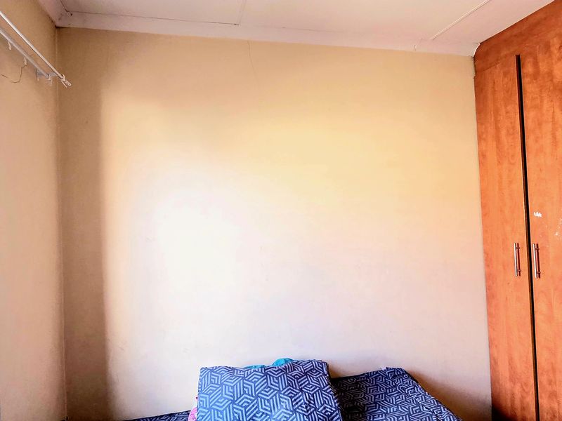 Charming 2-Bedroom Home with Single Garage – Perfect for Modern Living. - Photo 5