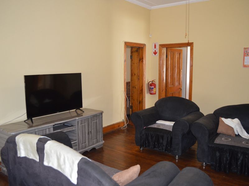 Cathcart Corner house - Photo 6