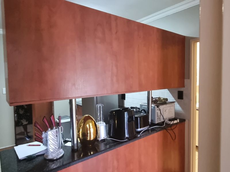 Waiting for a Bargain? Secure, Sunny & Bright - Photo 8