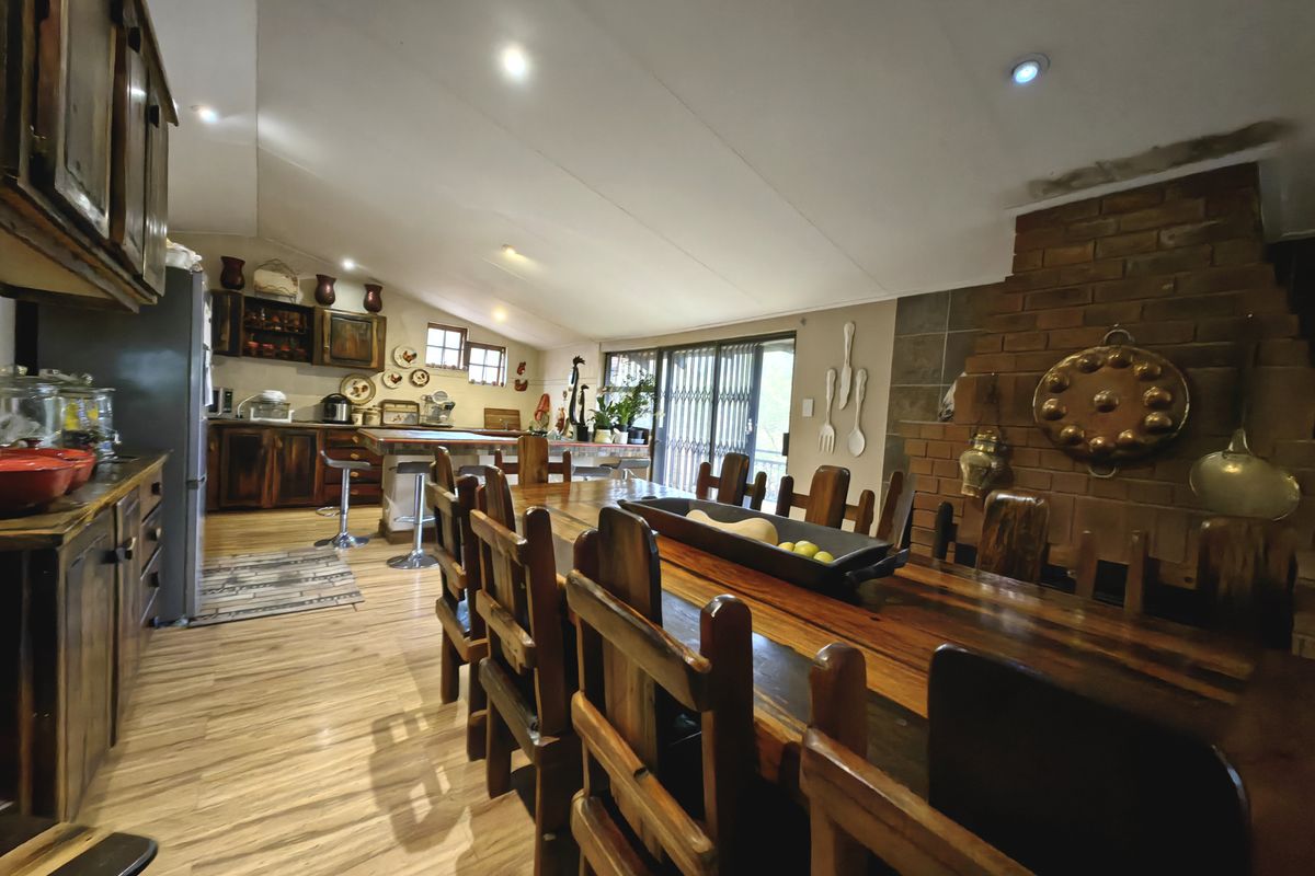 Entertainers Dream in Luxurious Eco Estate, with flatlet! - Photo 5