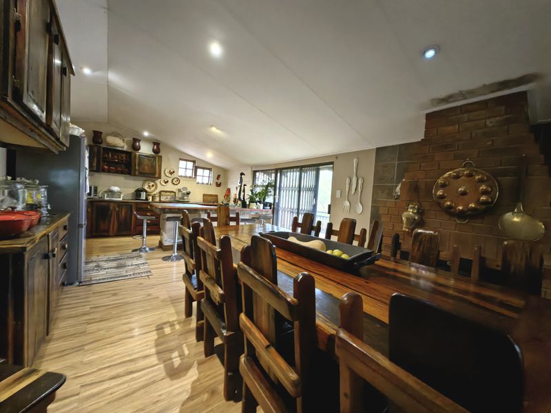 Entertainers Dream in Luxurious Eco Estate, with flatlet! - Photo 5