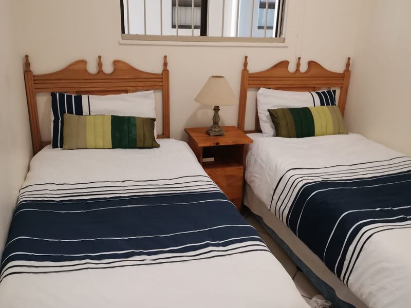 2 Bedroom unit, with spectacular sea views, not to be missed! - Photo 10