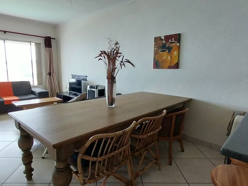 2 Bedroom unit, with spectacular sea views, not to be missed! - Photo 3