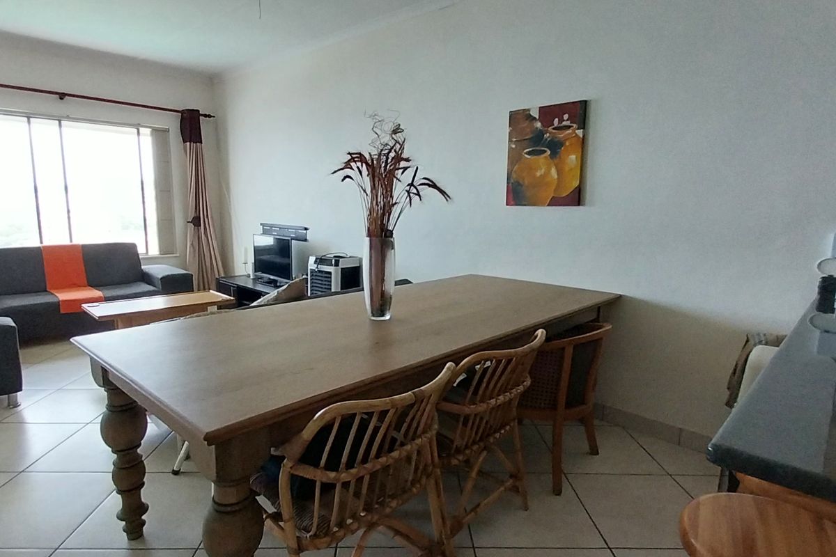 2 Bedroom unit, with spectacular sea views, not to be missed! - Photo 3