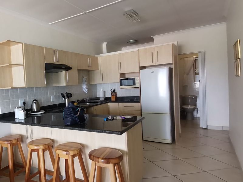 2 Bedroom unit, with spectacular sea views, not to be missed! - Photo 2