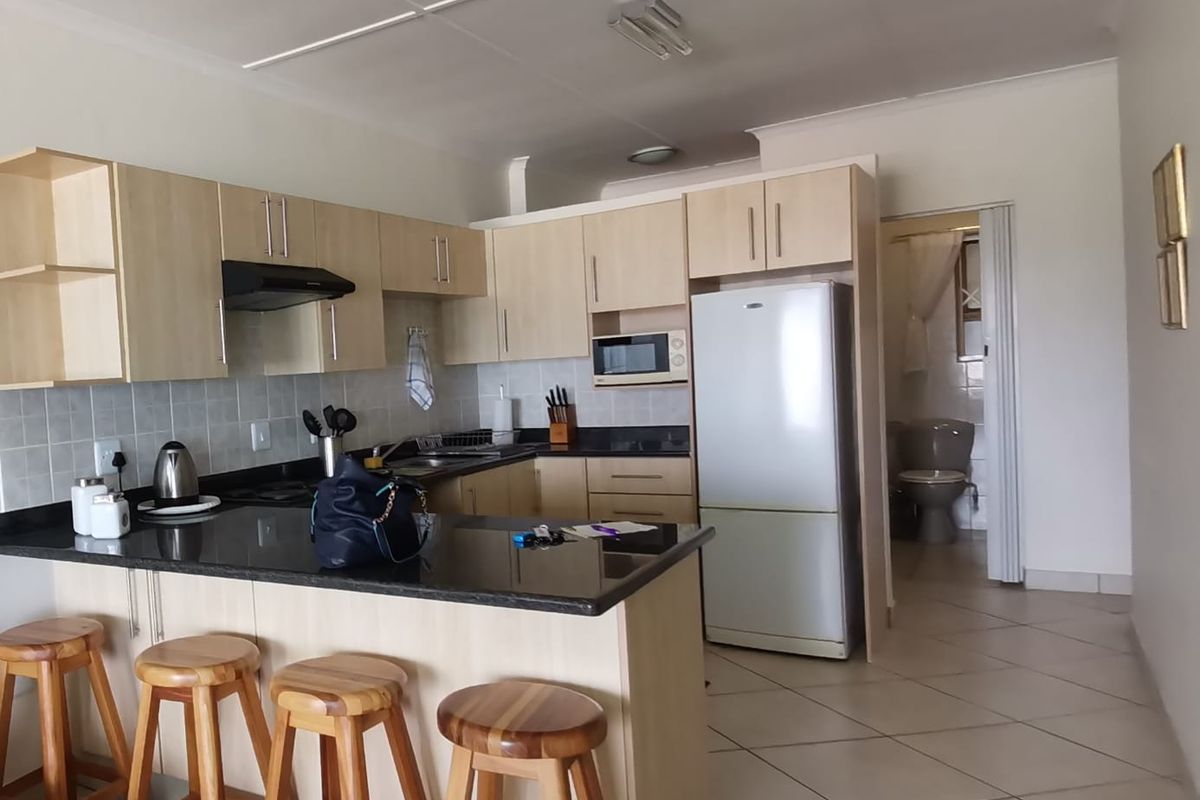 2 Bedroom unit, with spectacular sea views, not to be missed! - Photo 2