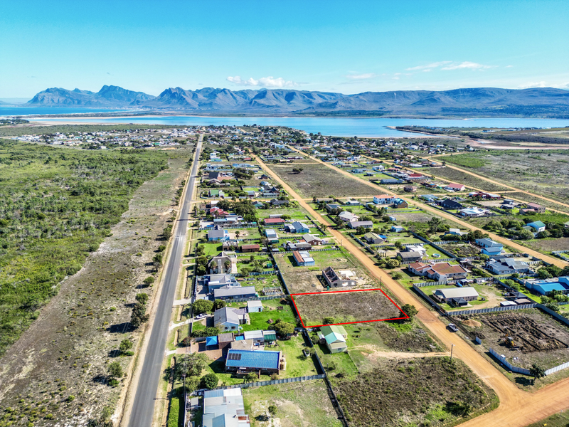 Large stand for sale in Fisherhaven. - Photo 2