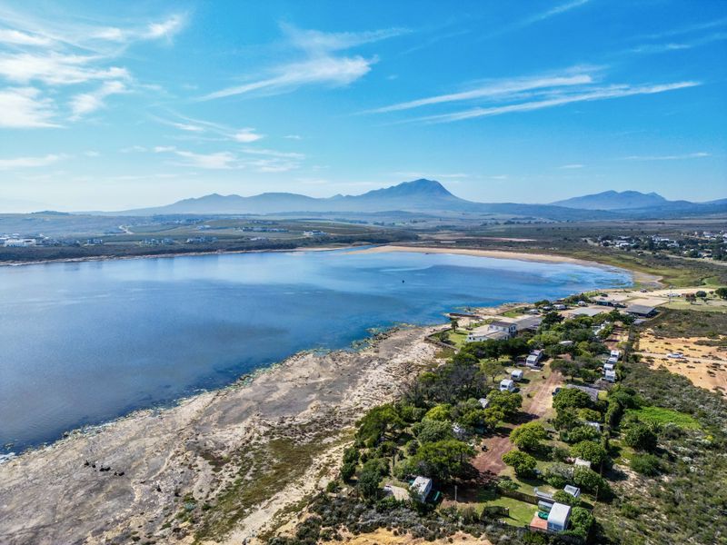 Large stand for sale in Fisherhaven. - Photo 10