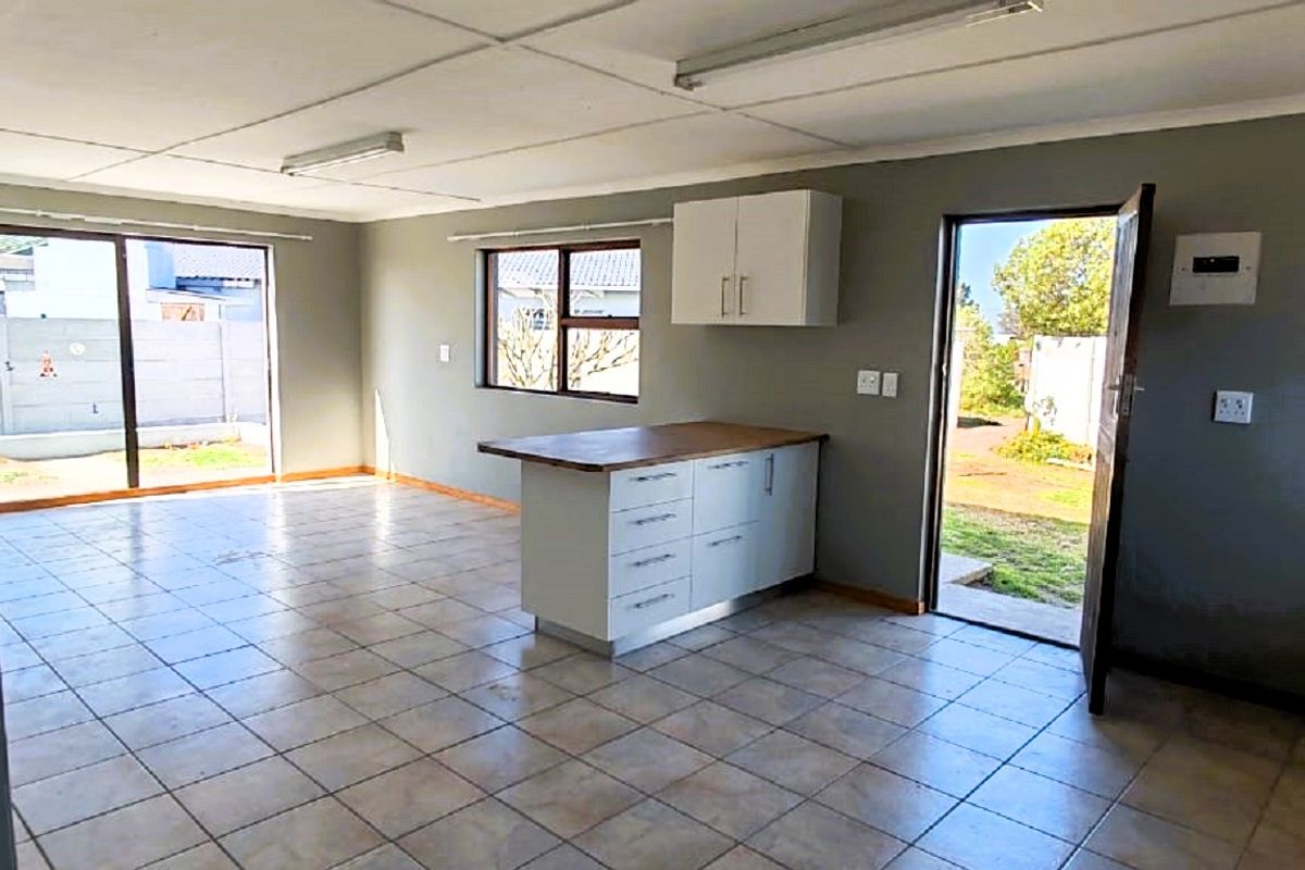 2 Bedroom Apartment to Rent in Stompnuesbay - Photo 3