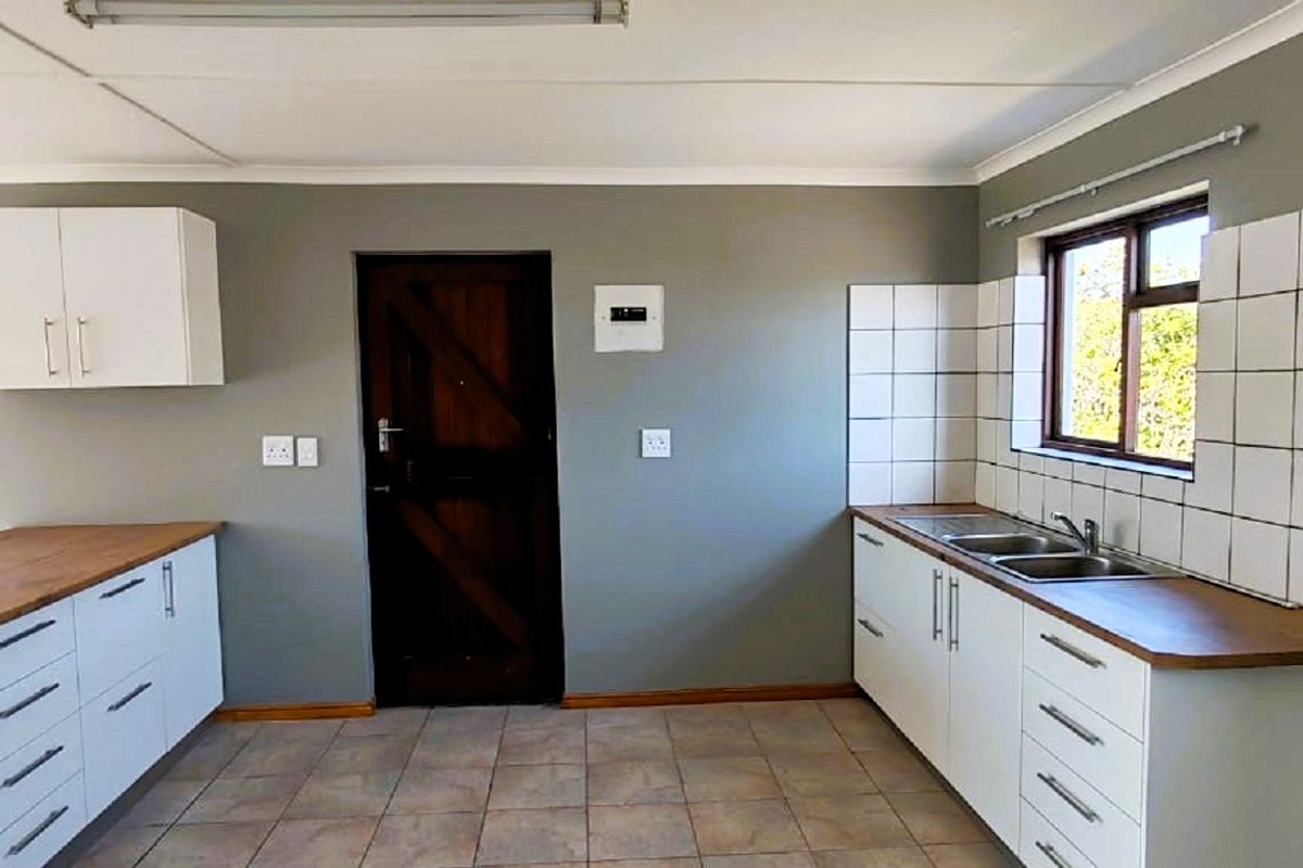 2 Bedroom Apartment to Rent in Stompnuesbay - Photo 2