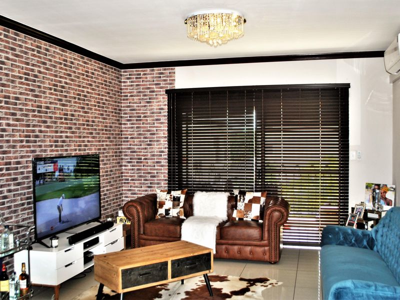 Remarkable Value. Unbeatable location - Photo 5