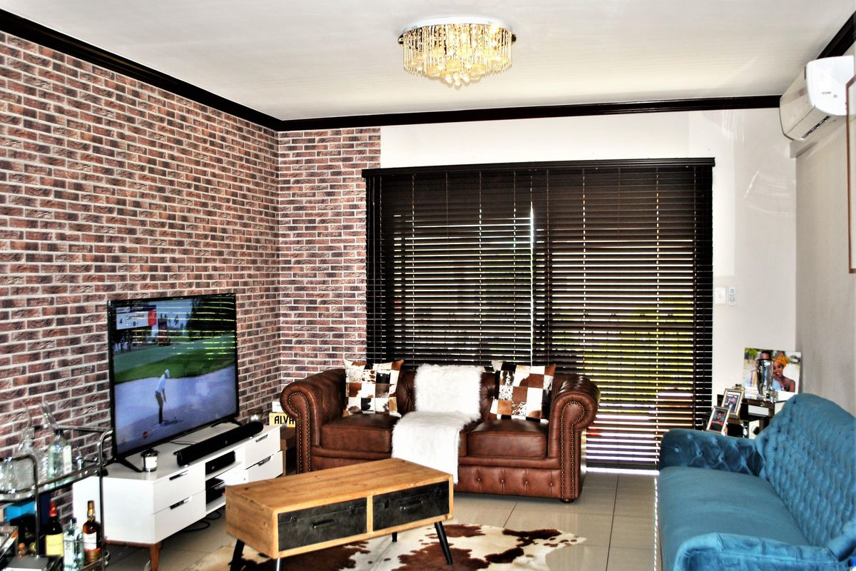 Remarkable Value. Unbeatable location - Photo 5