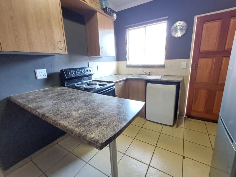 Charming 2-bedroom sectional title in The Orchards, Akasia—perfect for modern living and convenienc - Photo 2