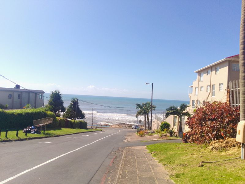 Beautiful Sea front unit, not to be missed! - Photo 8