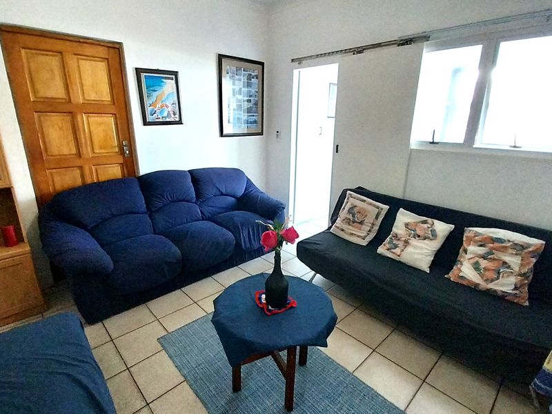 Beautiful Sea front unit, not to be missed! - Photo 2