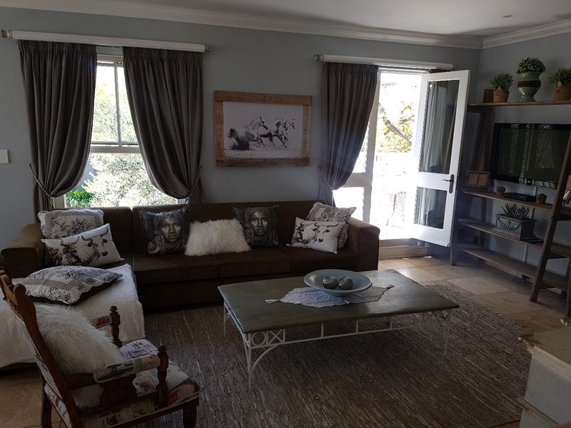 Chic, Classy Penthouse - Photo 7