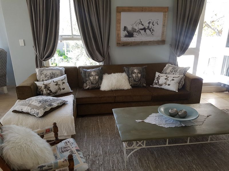 Chic, Classy Penthouse - Photo 6