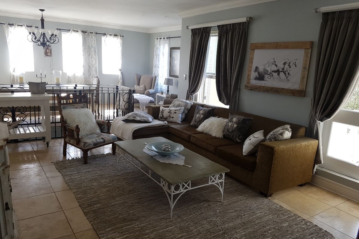 Chic, Classy Penthouse - Photo 5