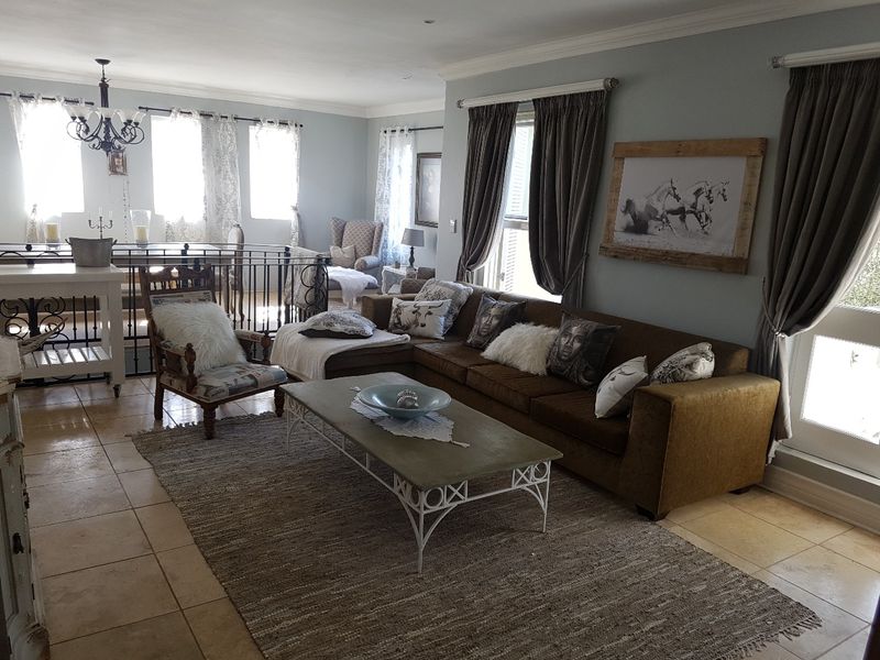 Chic, Classy Penthouse - Photo 5