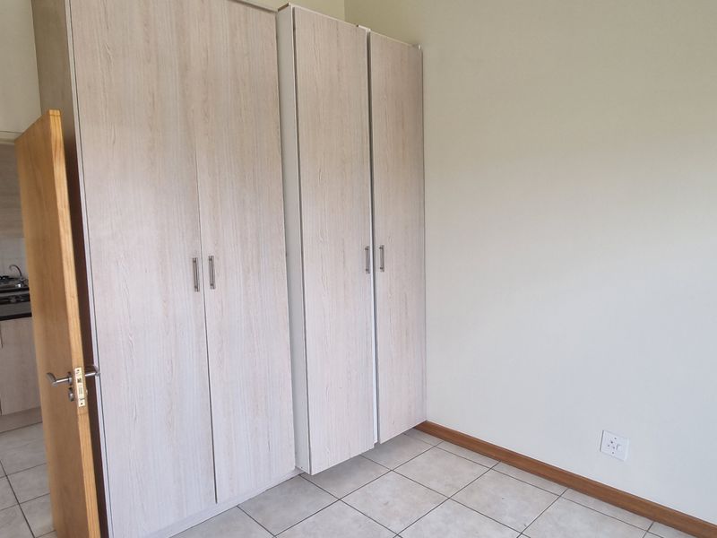 Prime Investment Unit Offering Immediate Vacant Occupatio - Photo 9