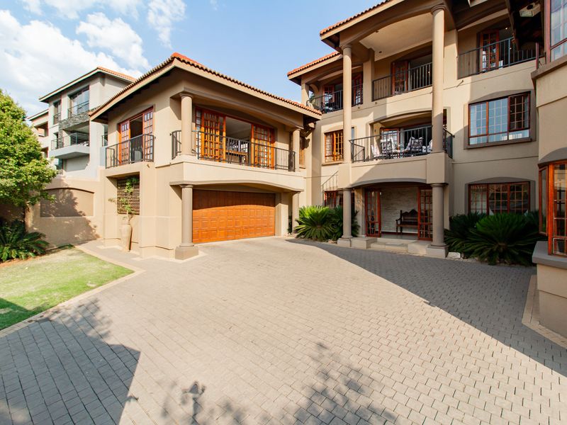 Magnificent Triple storey Cluster - Photo 5