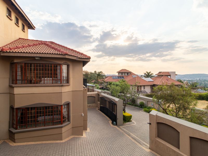 Magnificent Triple storey Cluster - Photo 8