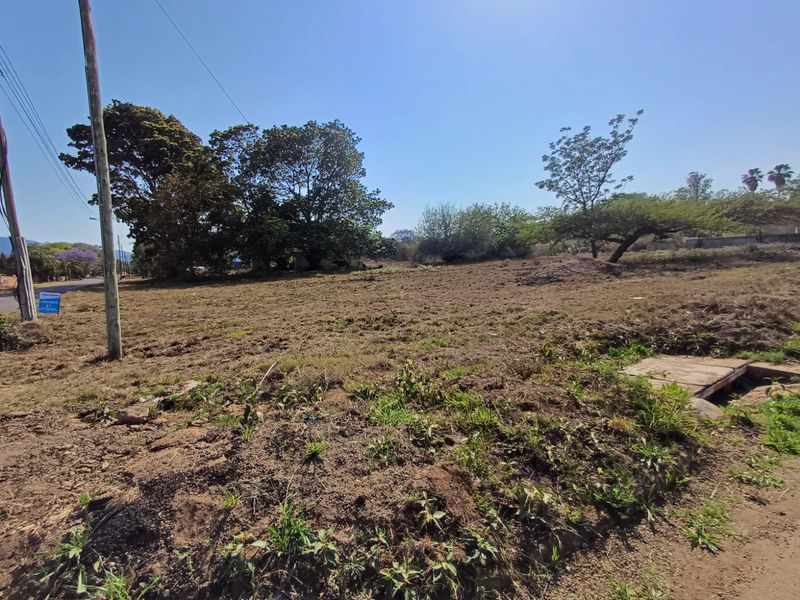 Empty stand for sale in old town, Louis Trichardt - Photo 4