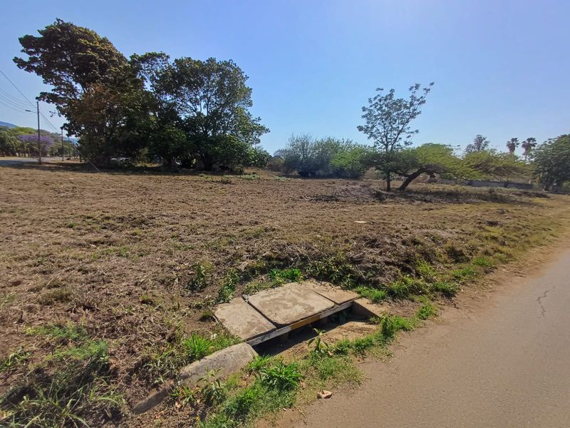 Empty stand for sale in old town, Louis Trichardt - Photo 3