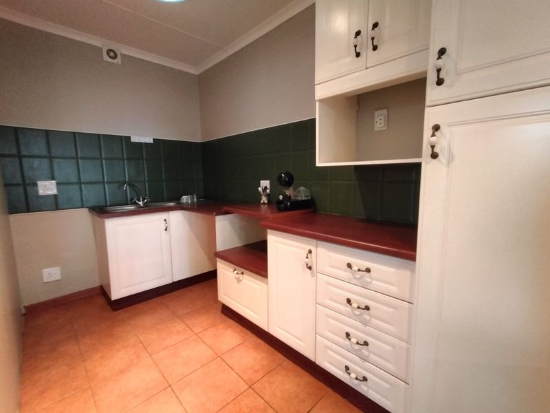 Beautiful Family Home with Views - Photo 7