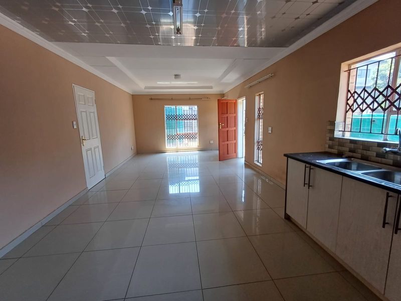 Block of flats for sale in Louis Trichardt - Photo 9