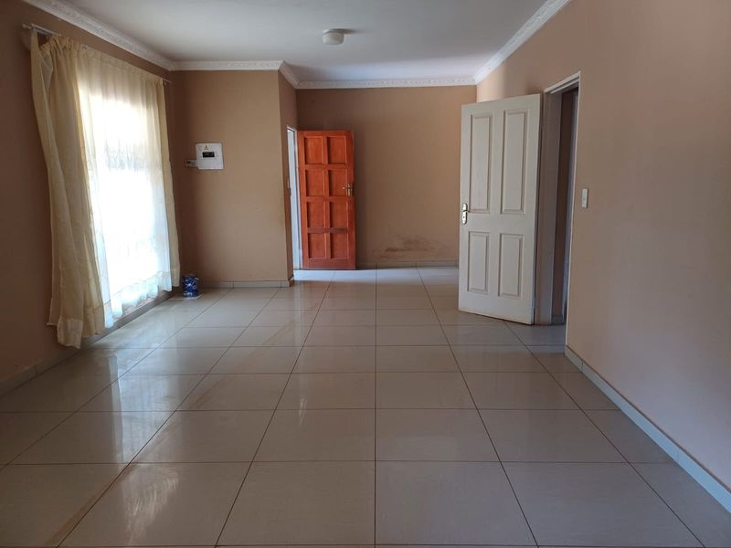 Block of flats for sale in Louis Trichardt - Photo 8