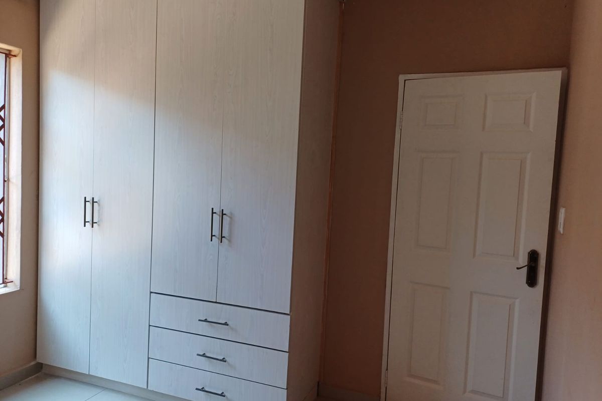 Block of flats for sale in Louis Trichardt - Photo 3