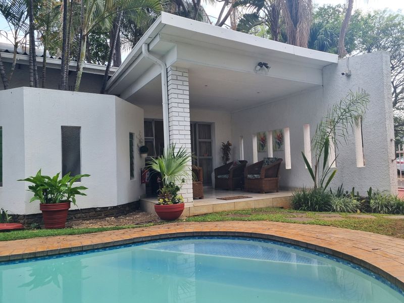 Elegant & Spacious Living in the Heart of Protea Park – A 7-Bedroom Gem Awaits! - Photo 2