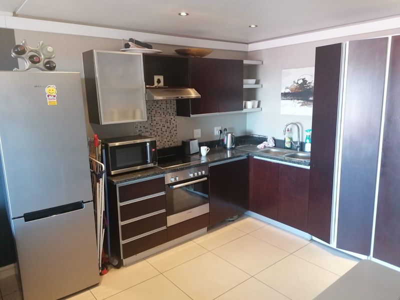 Modern living in the heart of the city! - Photo 6