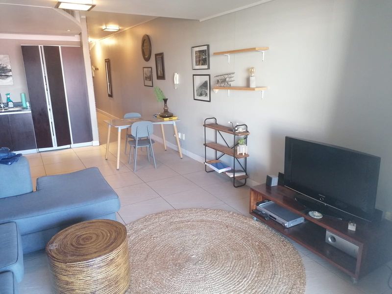 Modern living in the heart of the city! - Photo 3