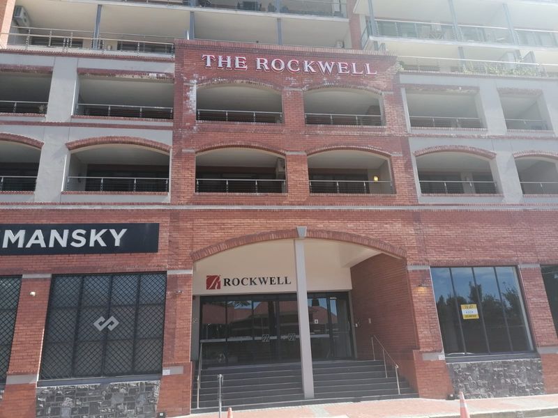 Modern living in the heart of the city! - Photo 2