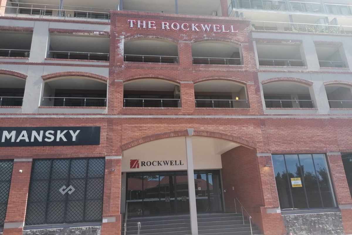 Modern living in the heart of the city! - Photo 2