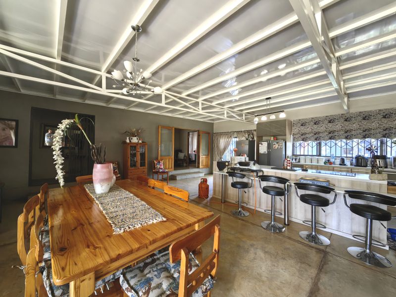 Gorgeous Weekend Getaway Home in Aviation Estate - Photo 5