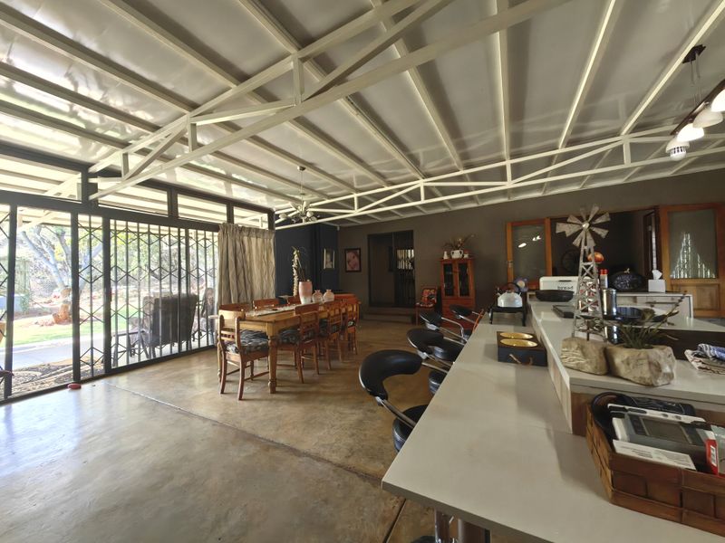 Gorgeous Weekend Getaway Home in Aviation Estate - Photo 7